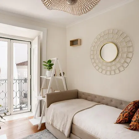 Alfama 2br | Walk To The Castle Apartment