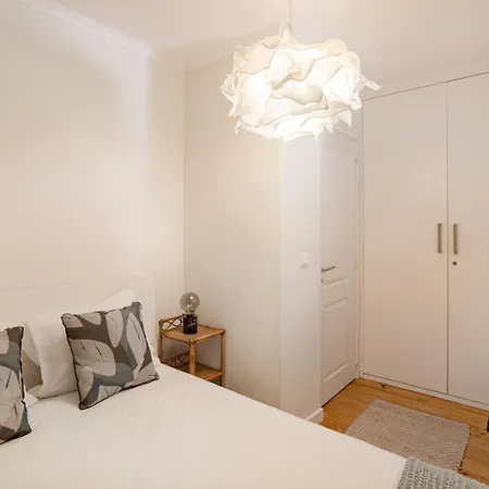 Alfama 2br | Walk To The Castle Apartment Lisbon