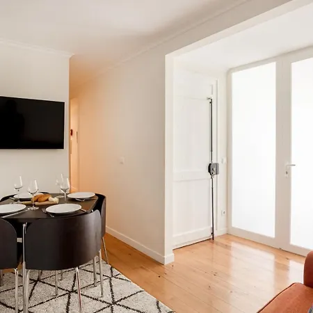 Alfama 2br | Walk To The Castle *