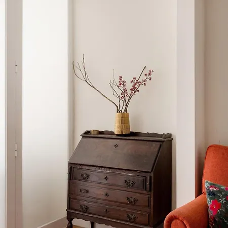 Apartment Alfama 2br | Walk To The Castle