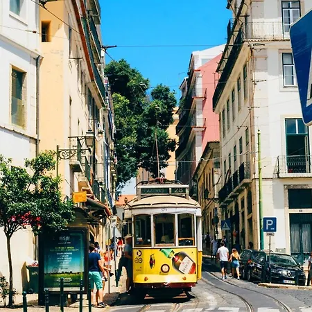 Alfama 2br | Walk To The Castle Apartment Lisbon