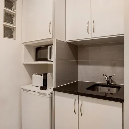 Alfama Cozy Hideaway | 2br * Лісабон